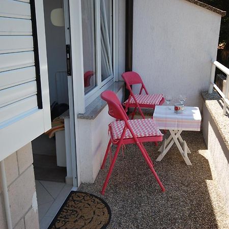 Apartment Blanka By El-Pi Tours Njivice Exterior foto